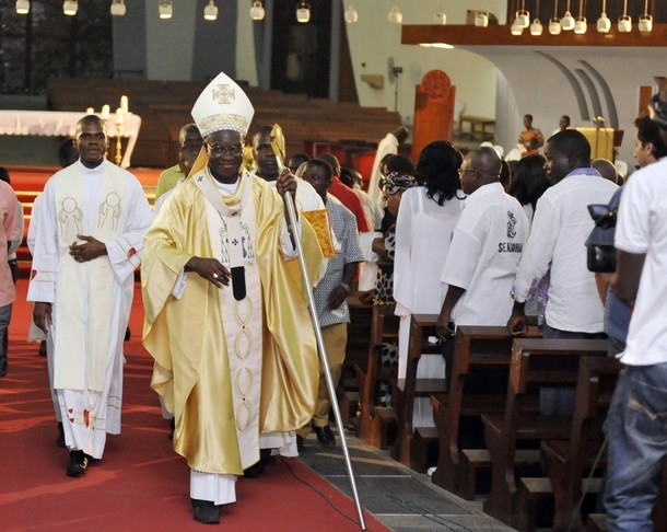 Société /  Père Augustin Obrou (Archevêché d’Abidjan) : “Ceux qui brûlent les mosquées ne sont pas chrétiens...”